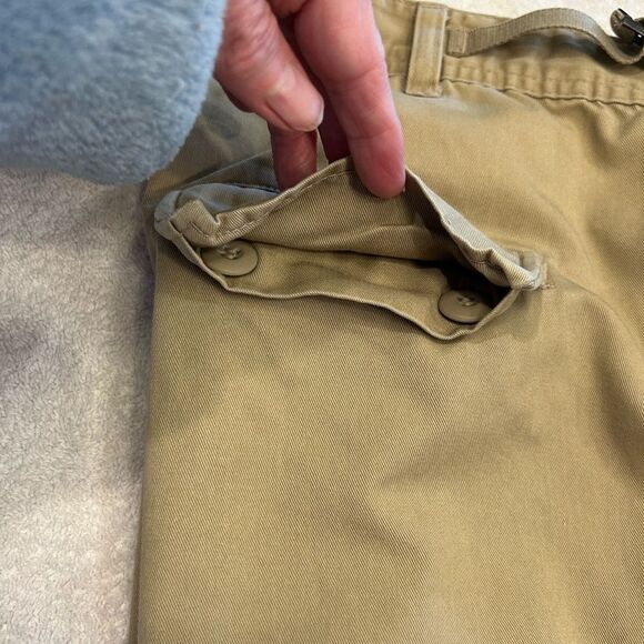 Adjustable waist size XLarge 39 inches to 42 Men's Tan Cargo Pant good condition - Picture 3 of 7